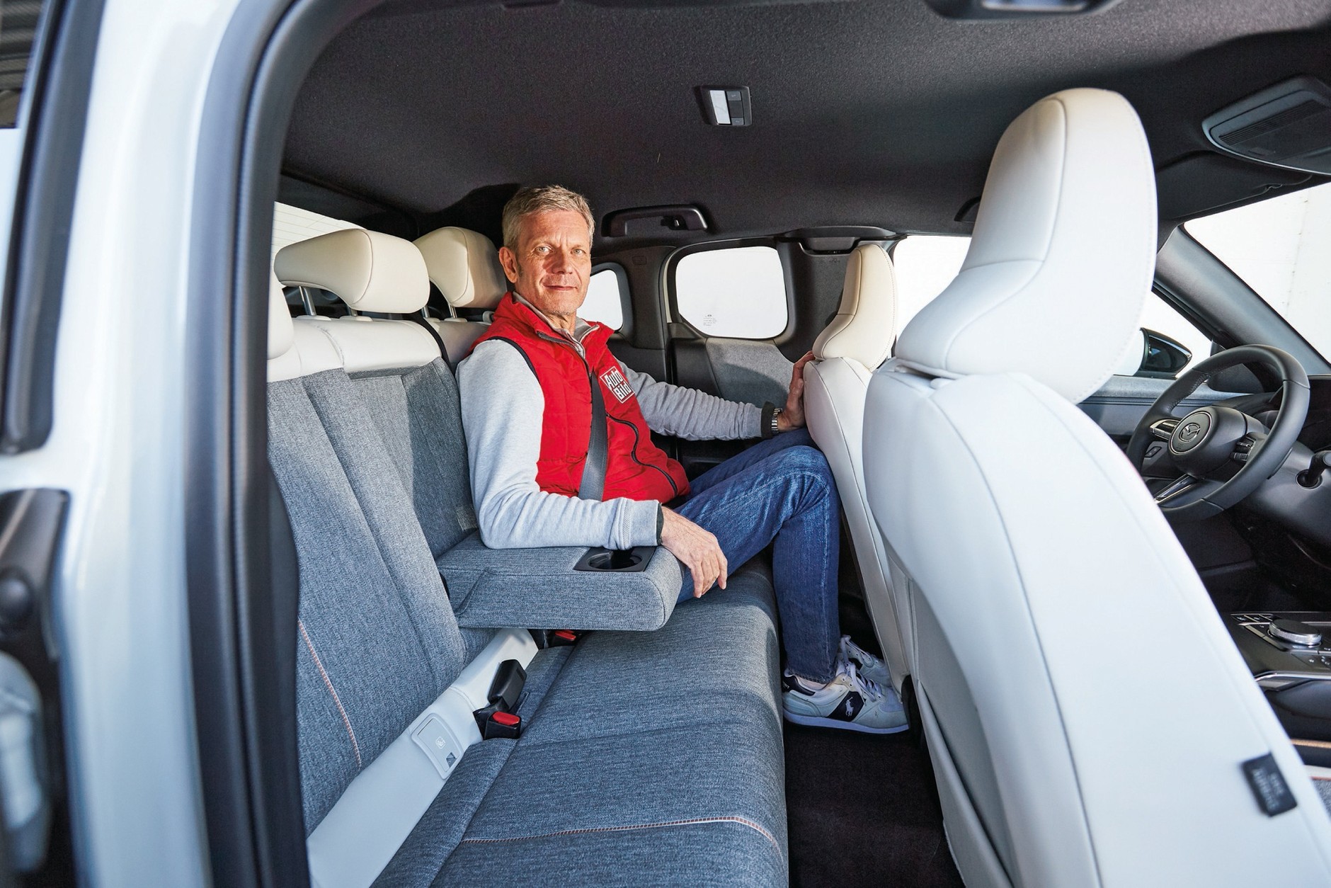 Mazda MX-30 - tylna kanapa