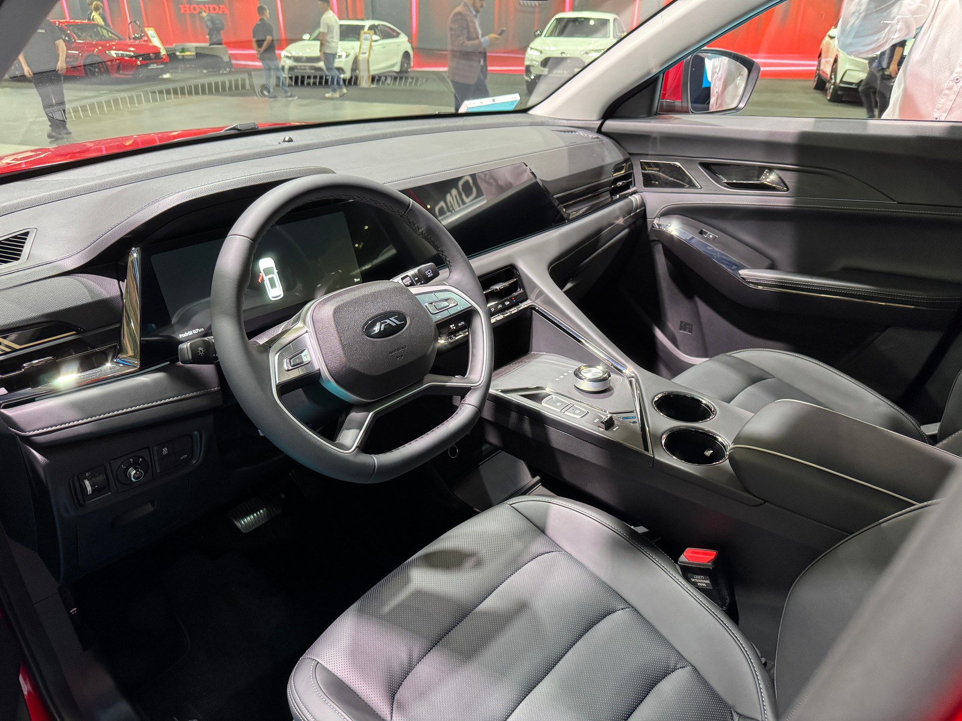 JAC na Poznań Motor Show 2025