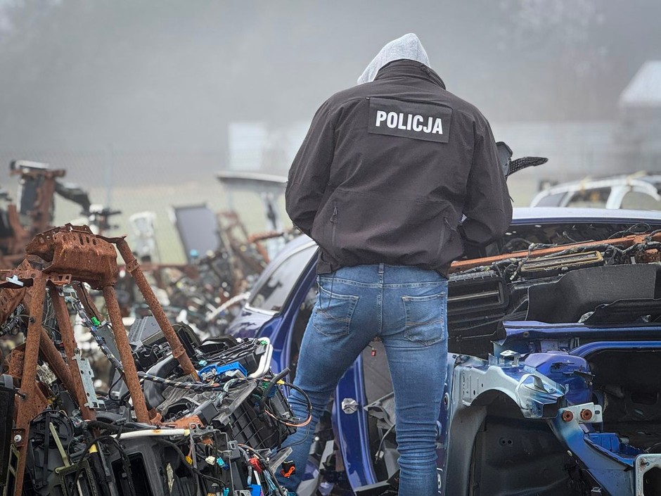 Akcja policji. Odzyskali i zabezpieczyli pojazdy o wartości niemal 3 mln zł