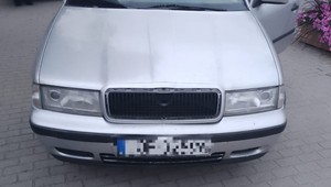 Kierowca Skody spowodował wypadek. Miał ponad 4 promile, wiózł rodzinę