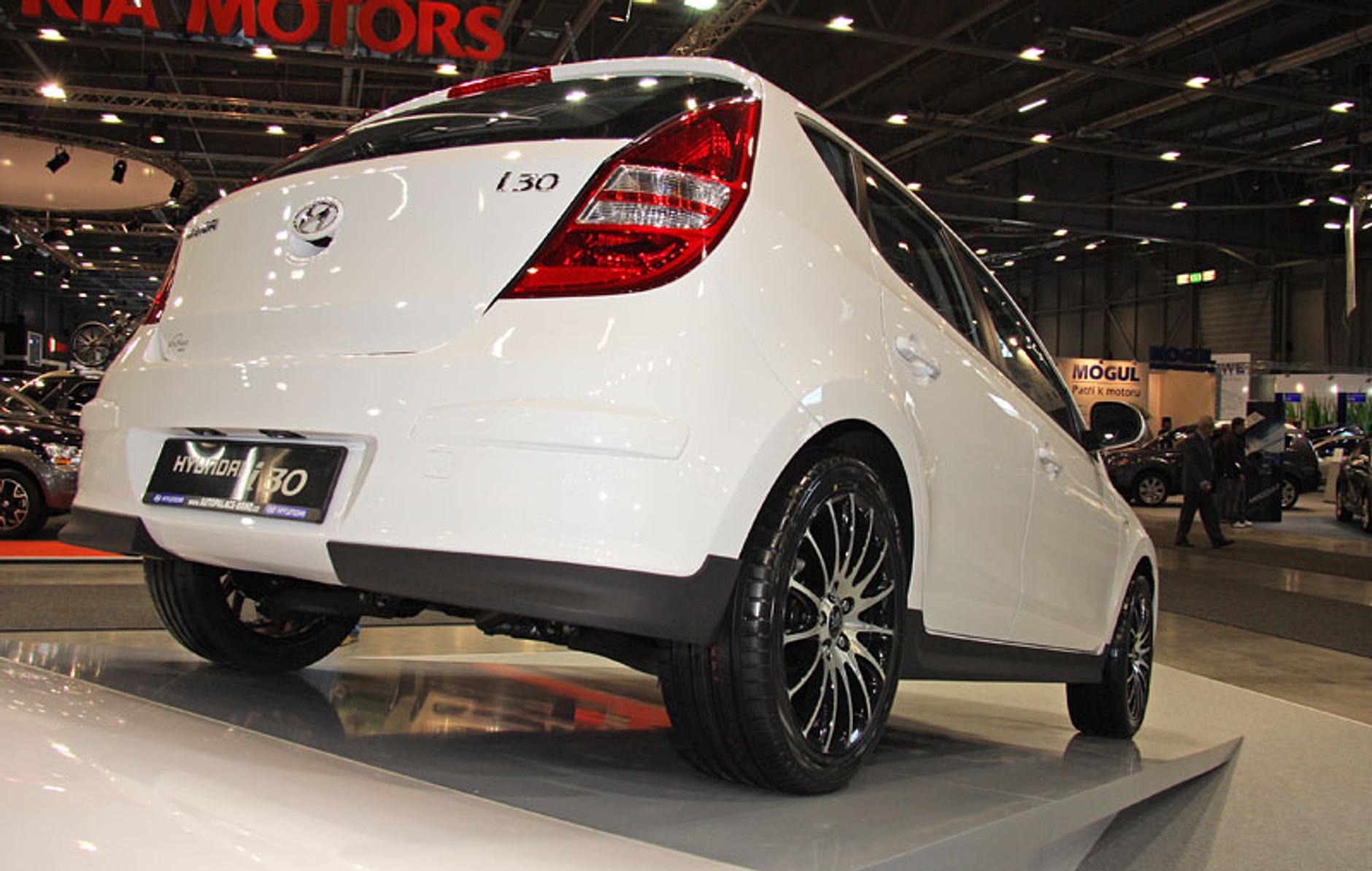 Autosalon Brno 2009: premiery światowe w skromniejszej obsadzie (fotogaleria)