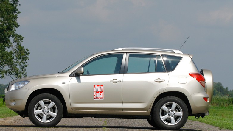 Używana Toyota RAV4 III: prezentacja modelu