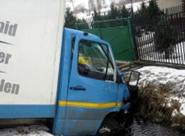 Bardzo trudne warunki na drogach - apel o rozwagę!