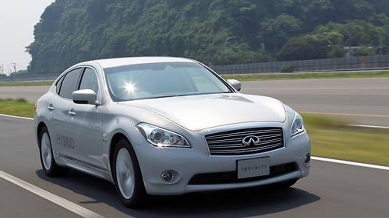 Infiniti M Hybrid - głośnik zastąpi dźwięk silnika