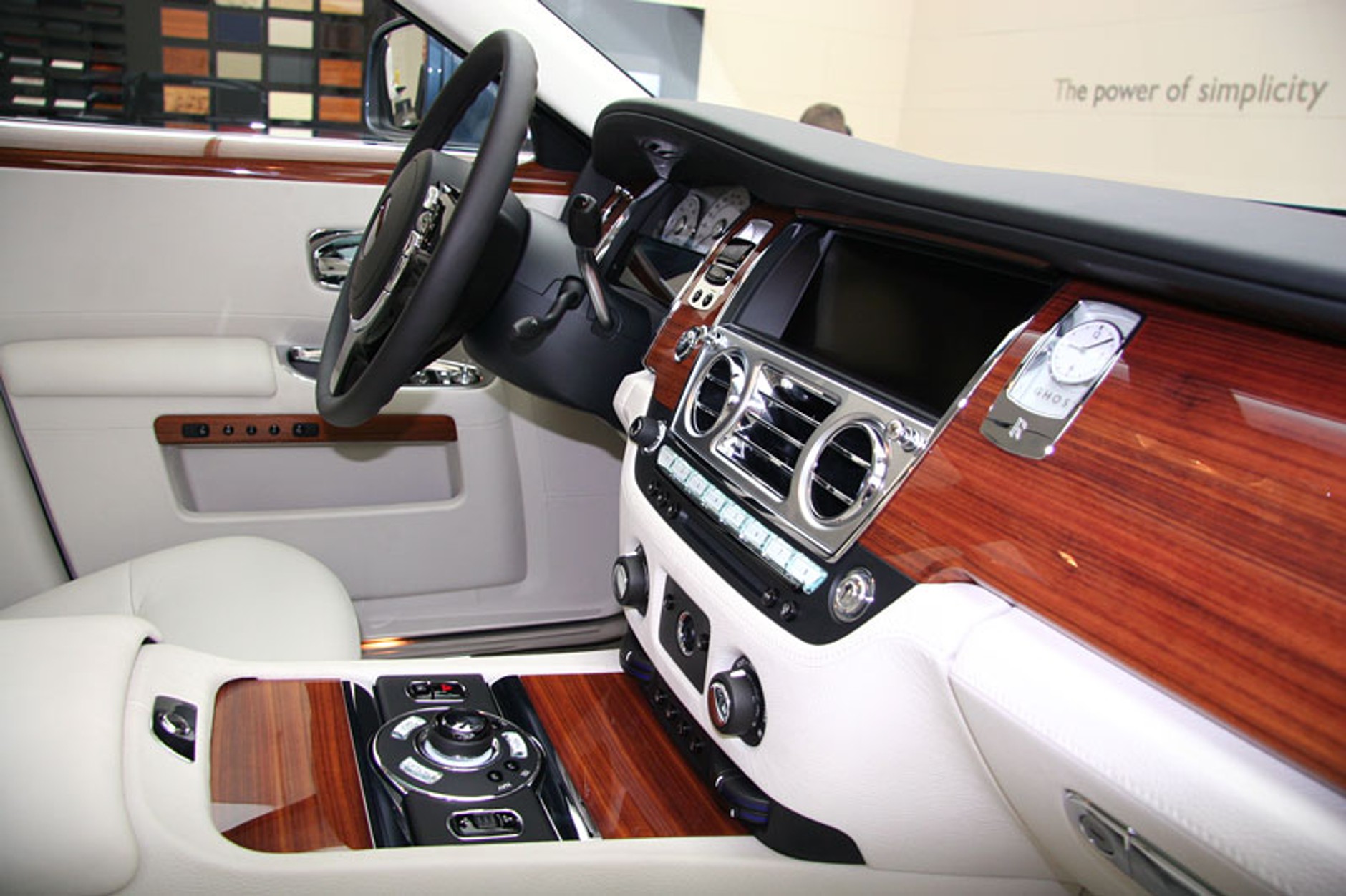 IAA Frankfurt 2009: Rolls-Royce Ghost – pierwsze wrażenia (fotogaleria)