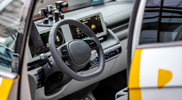 Autonomiczny Hyundai zdawał na "prawko". Jak mu poszło? Nie miał łatwo...