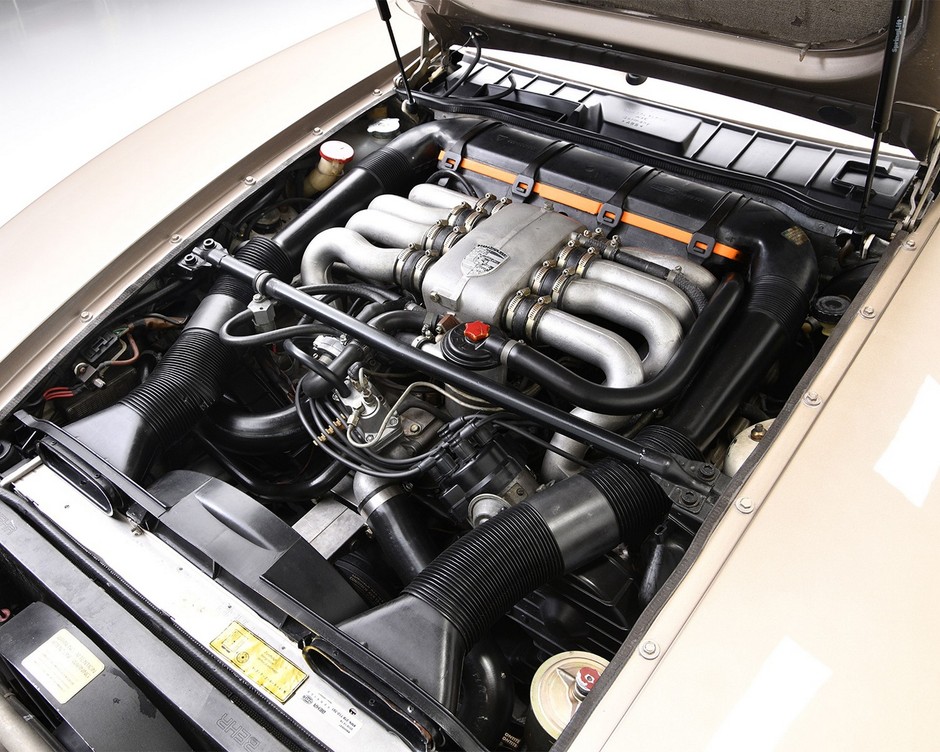Porsche 928
