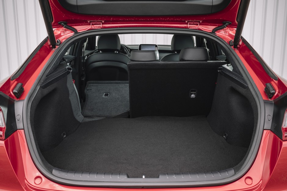 Atak na klasę premium - Audi A5, BMW serii 4 i Kia Stinger