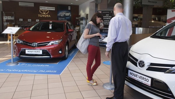 Europejczycy coraz chętniej wybierają Toyoty i Renault
