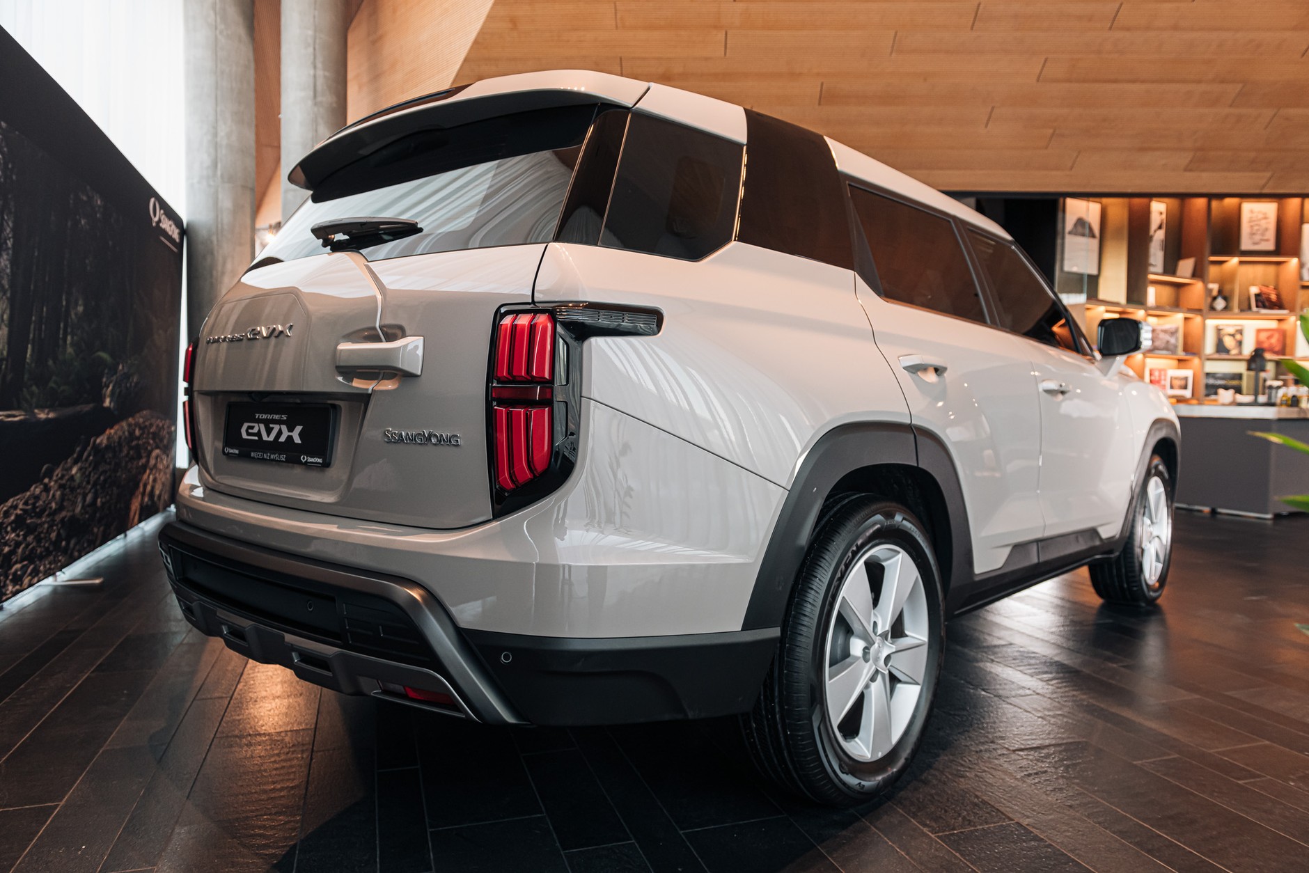 SsangYong Torres EVX