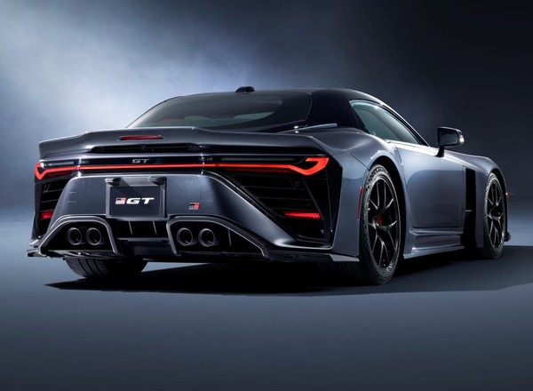 Toyocie znudziło się wojowanie ze Skodą i Hyundaiem. GR GT podgryzie Ferrari i Lamborghini