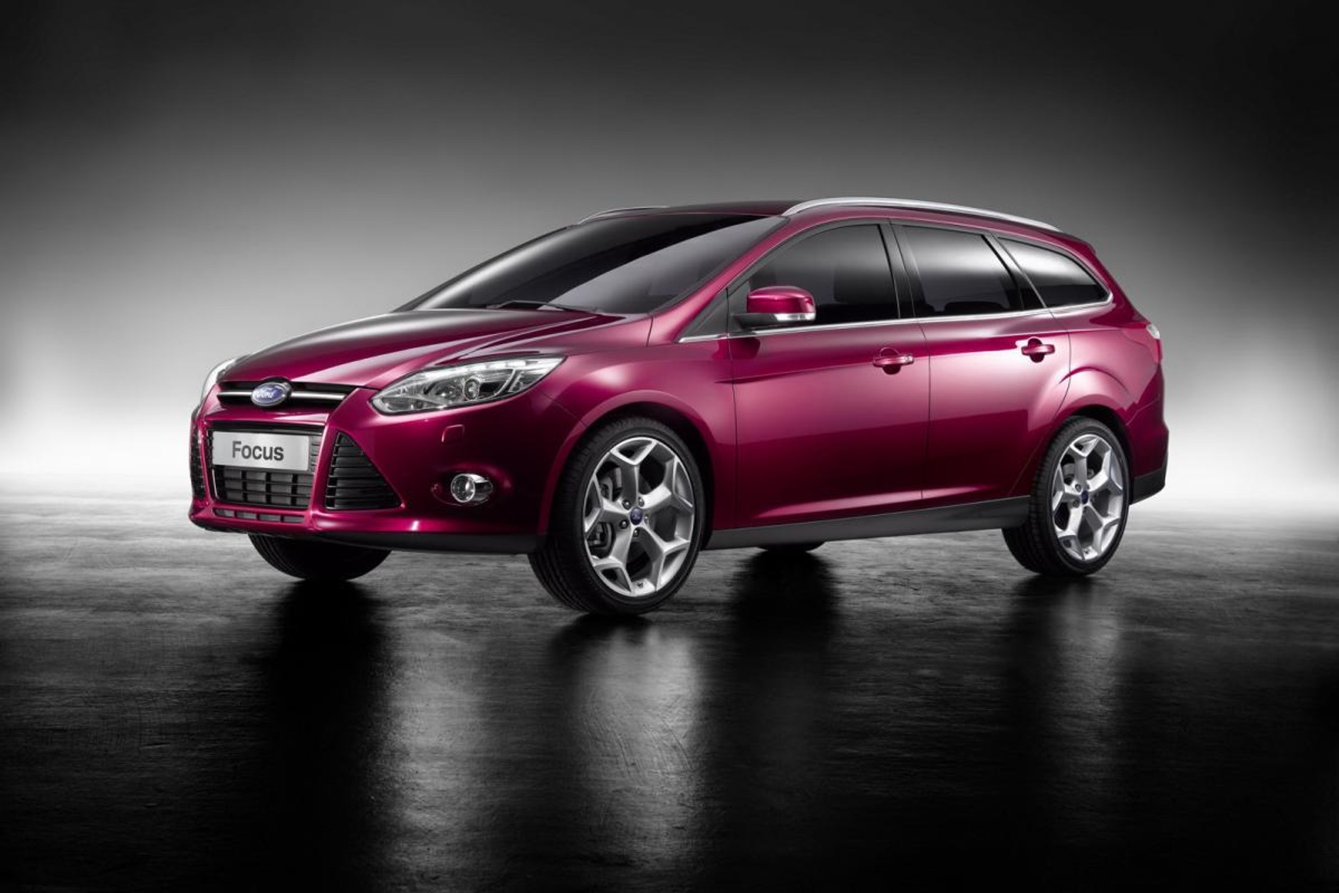 Genewa 2010: Ford Focus - światowa premiera modelu kombi, europejska modelu pięciodrzwiowego (galeria)