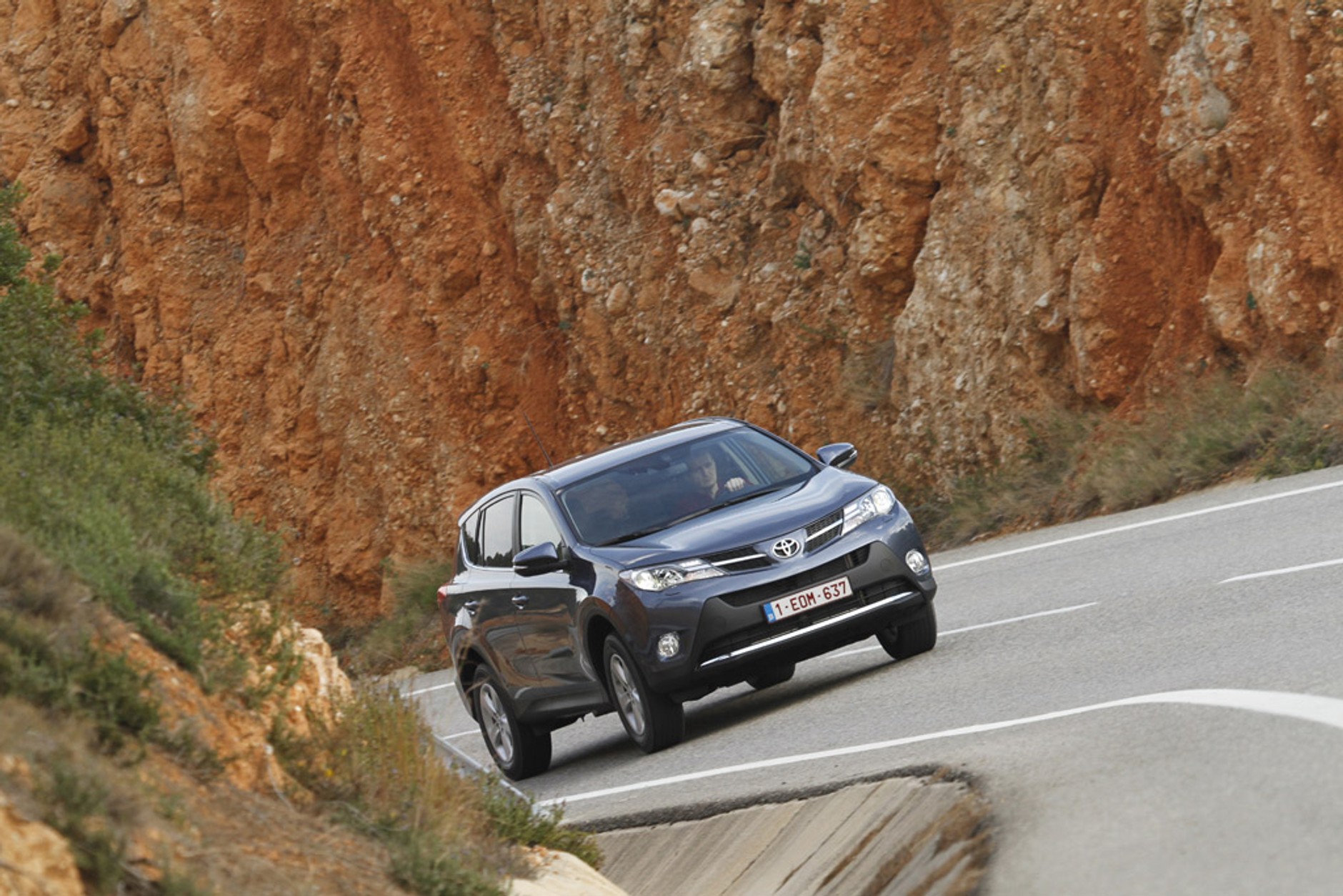 Nowa Toyota RAV4: SUV zrobiony według sprawdzonego przepisu