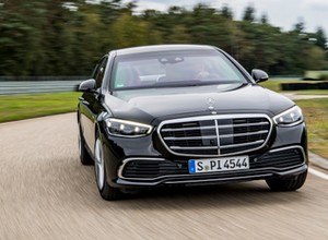 Nowy kanclerz Niemiec Olaf Scholz będzie korzystał z Mercedesa S680 Guard