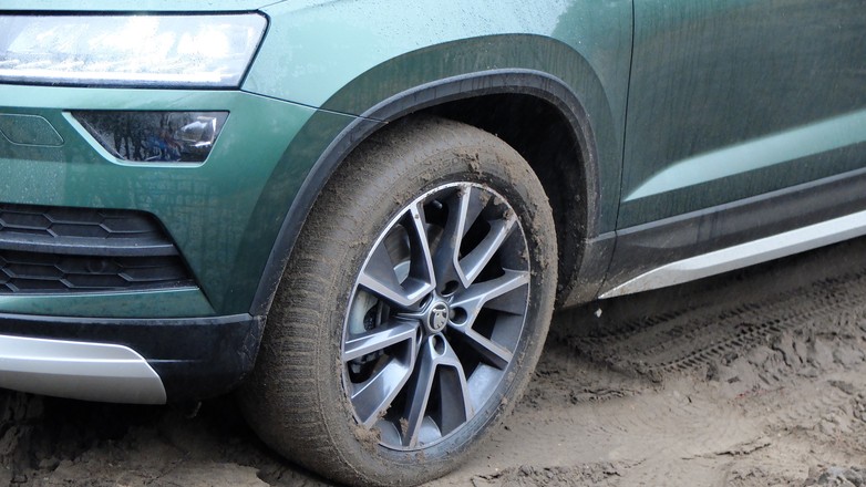 Nie we wszystkich rozmiarach, ale przynajmniej w niektórych producenci ogumienia oferują opony zoptymalizowane do użytku w autach typu SUV