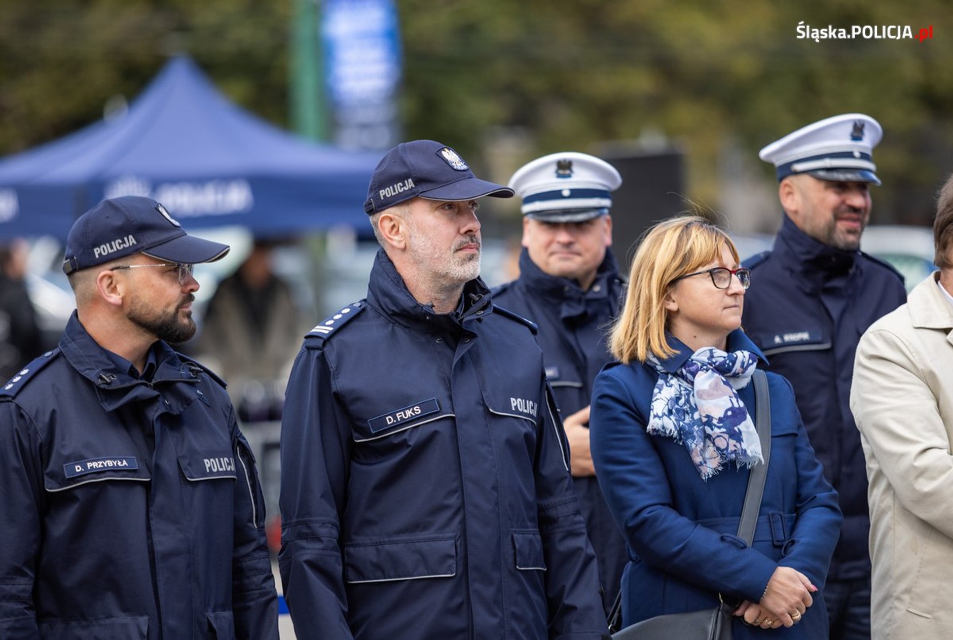 Policjanci ze Śląska dostali nowe radiowozy. Są hybrydowe