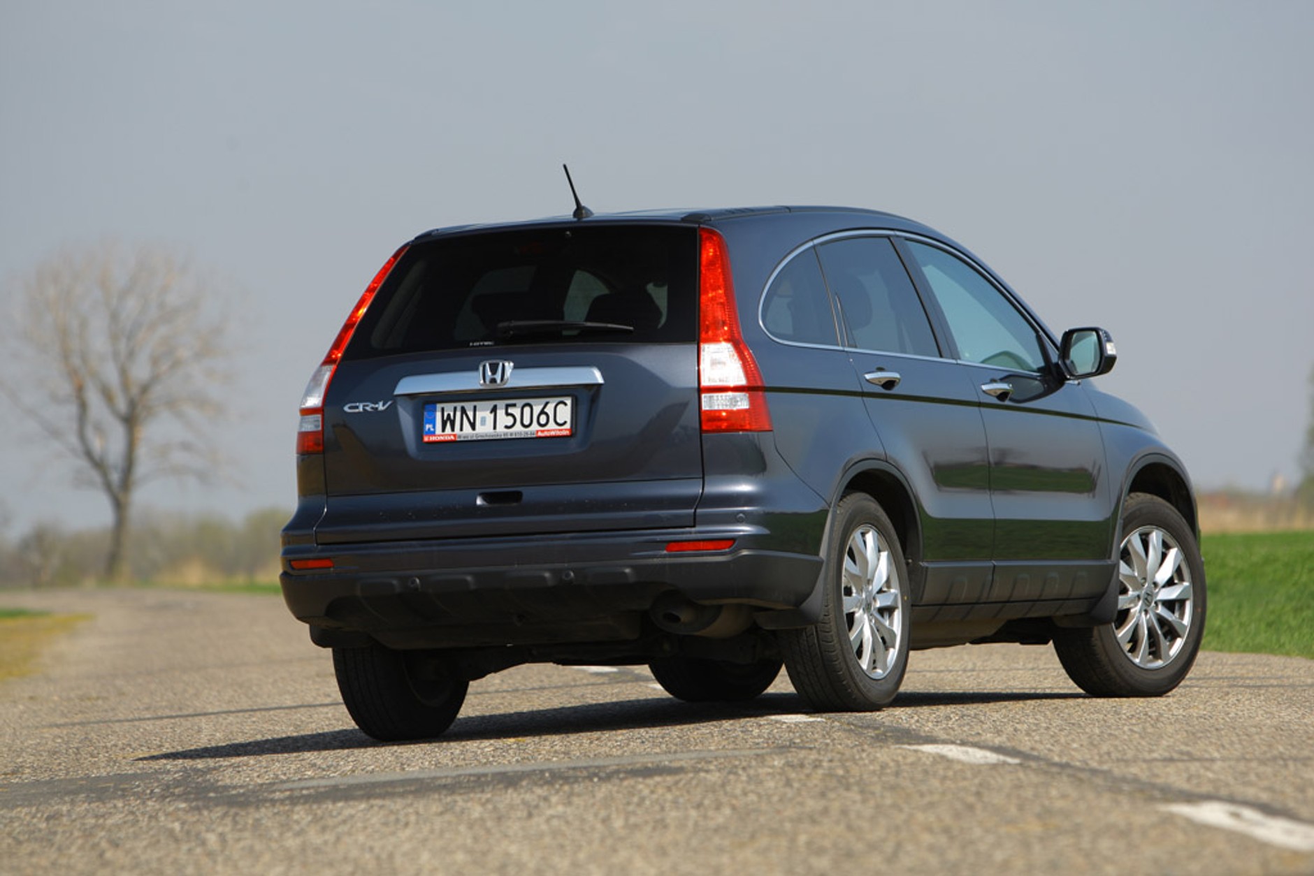 Czy istnieją auta dobre na wszystko? Toyota RAV4 kontra Honda CR-V