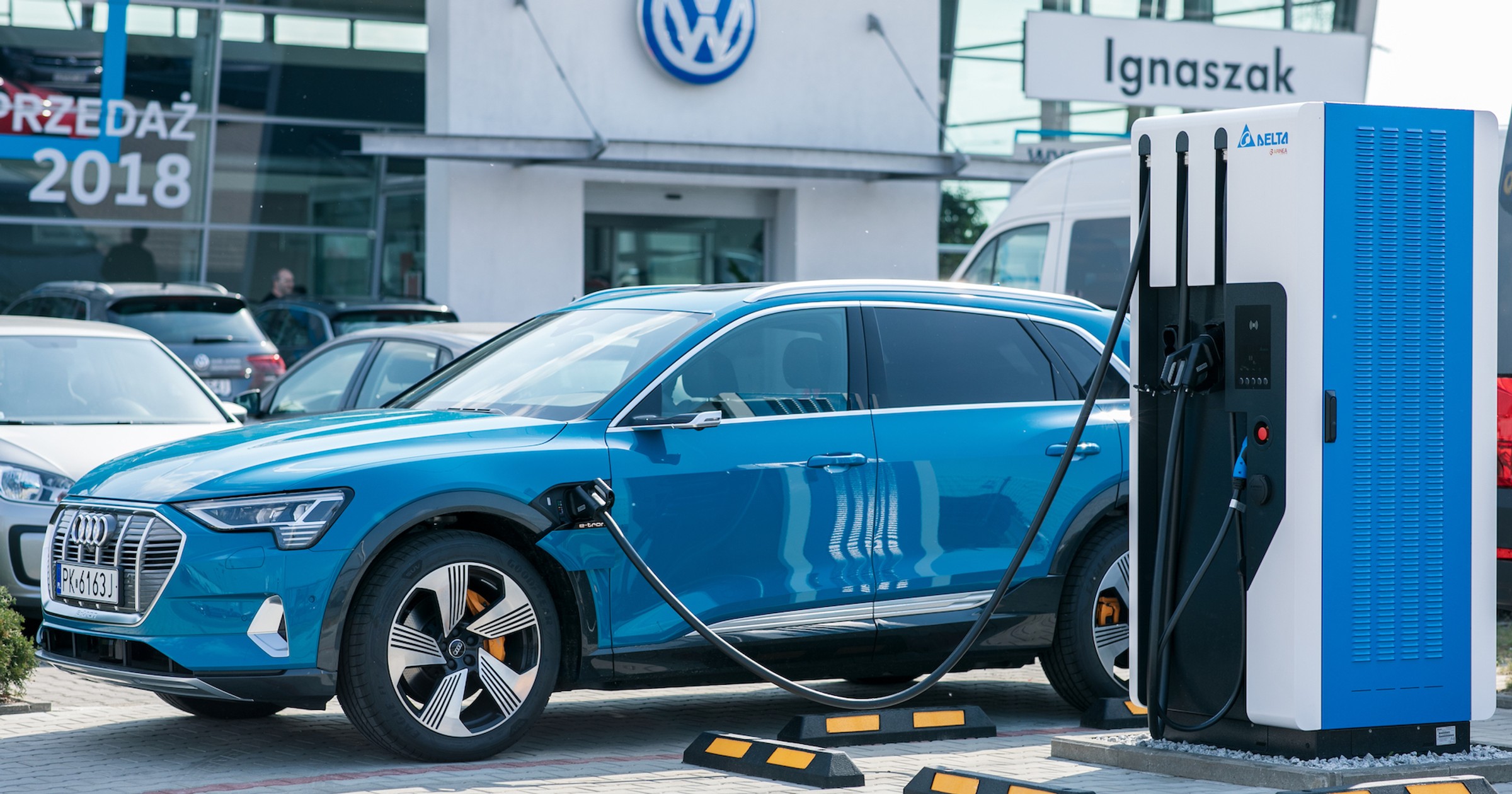 Ładowarka 50 kW przy salonie Ignaszak w Kaliszu
