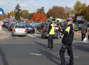Jak czytać gesty policjantów kierujących ruchem?