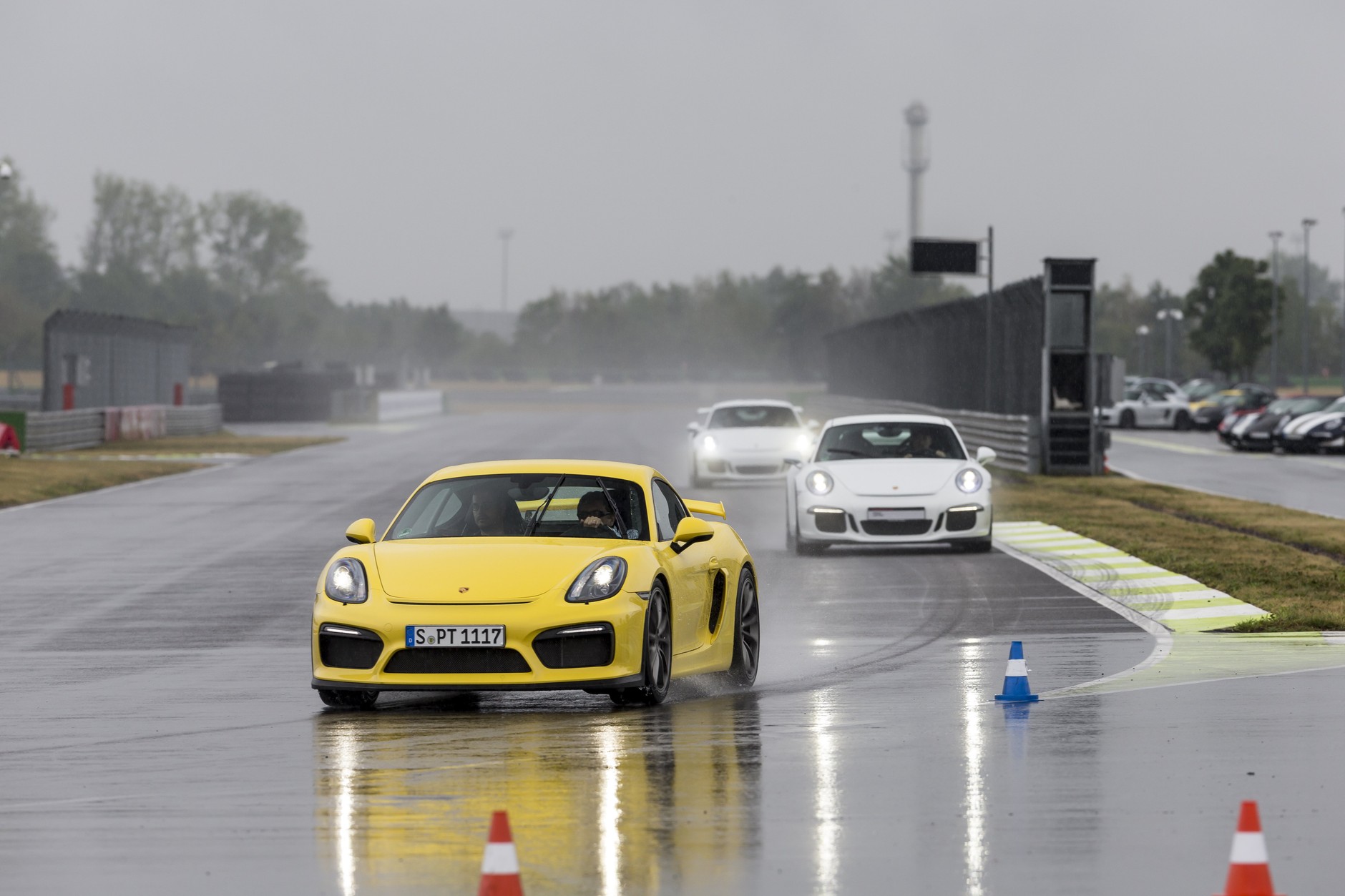 Porsche Cayman GT4