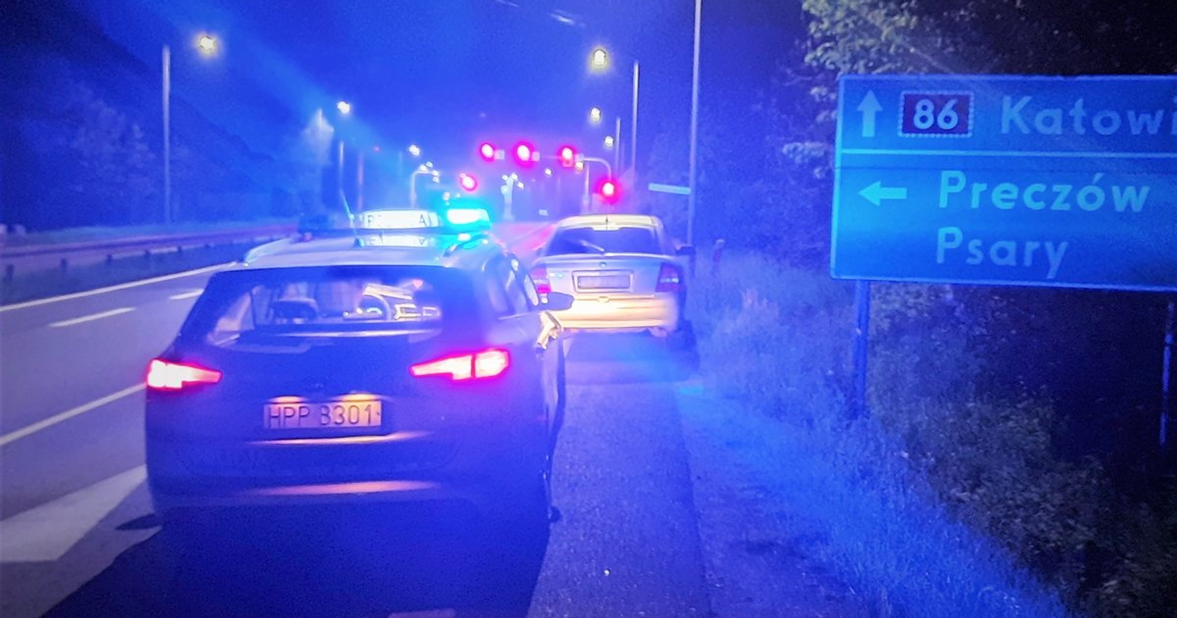 Obraz pochodzący z serwisu https://slaska.policja.gov.pl/kat/informacje/wiadomosci/385676,Zatrzymany-na-drodze-rozwiazal-worek-przestepstw.html