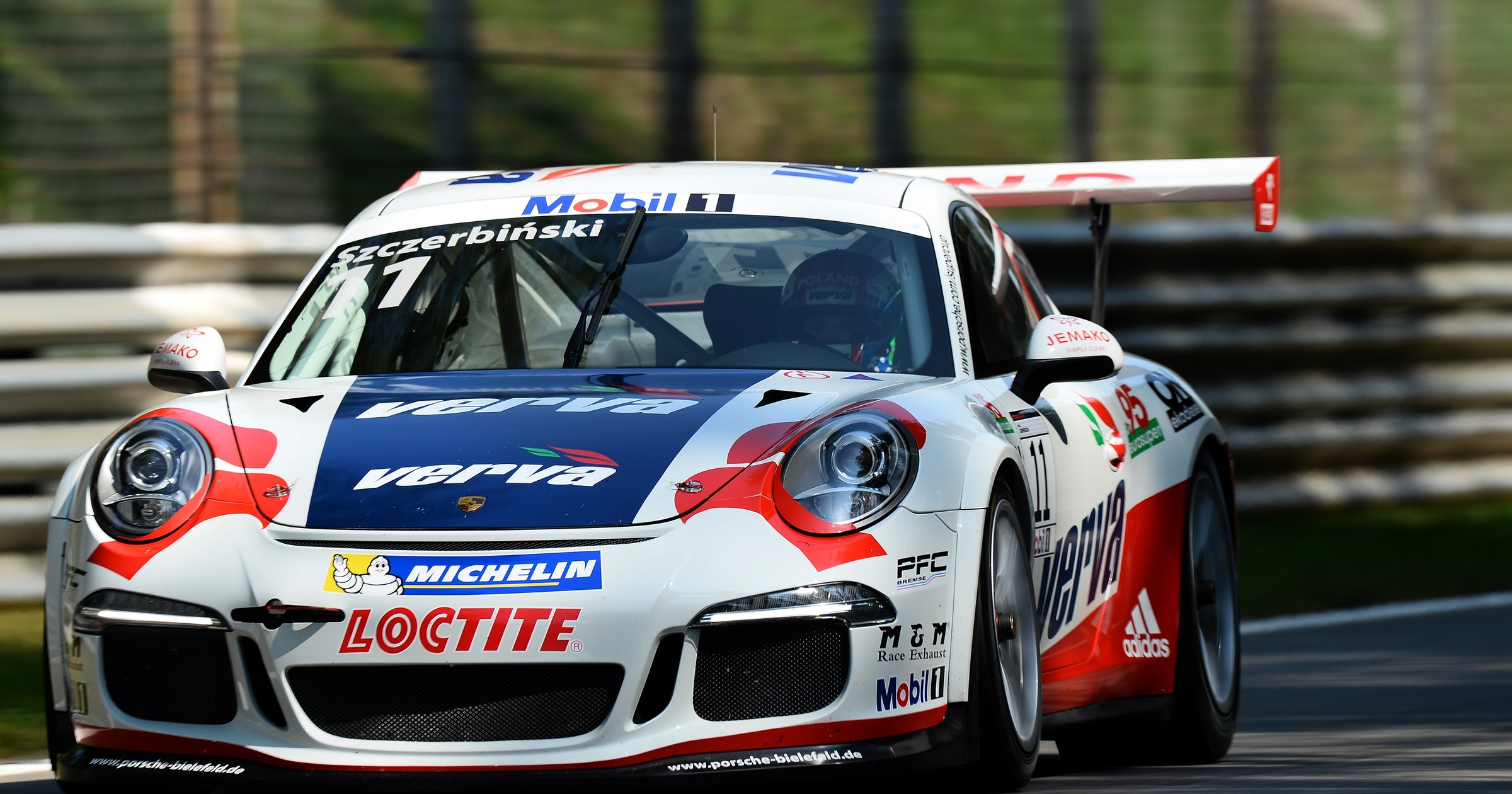 Zwycięstwo Giermaziaka w wyścigu GT Masters
