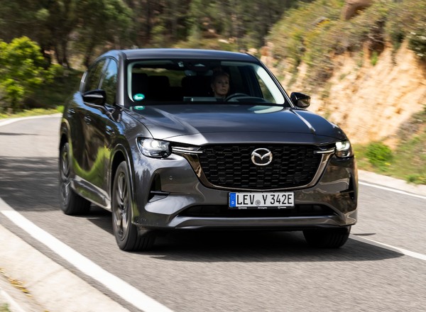 Nowym SUV-em CX-60 Mazda wkracza do klasy premium. I robi to w swoim stylu