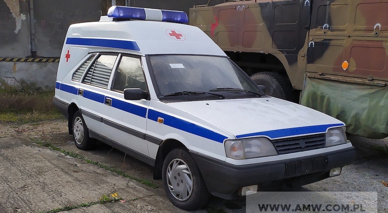 Wyprzedaż garażowa w wojsku – tanio do wzięcia Passat B5, Polonez sanitarka, Lubliny, Stary, Honkery i mnóstwo gratów