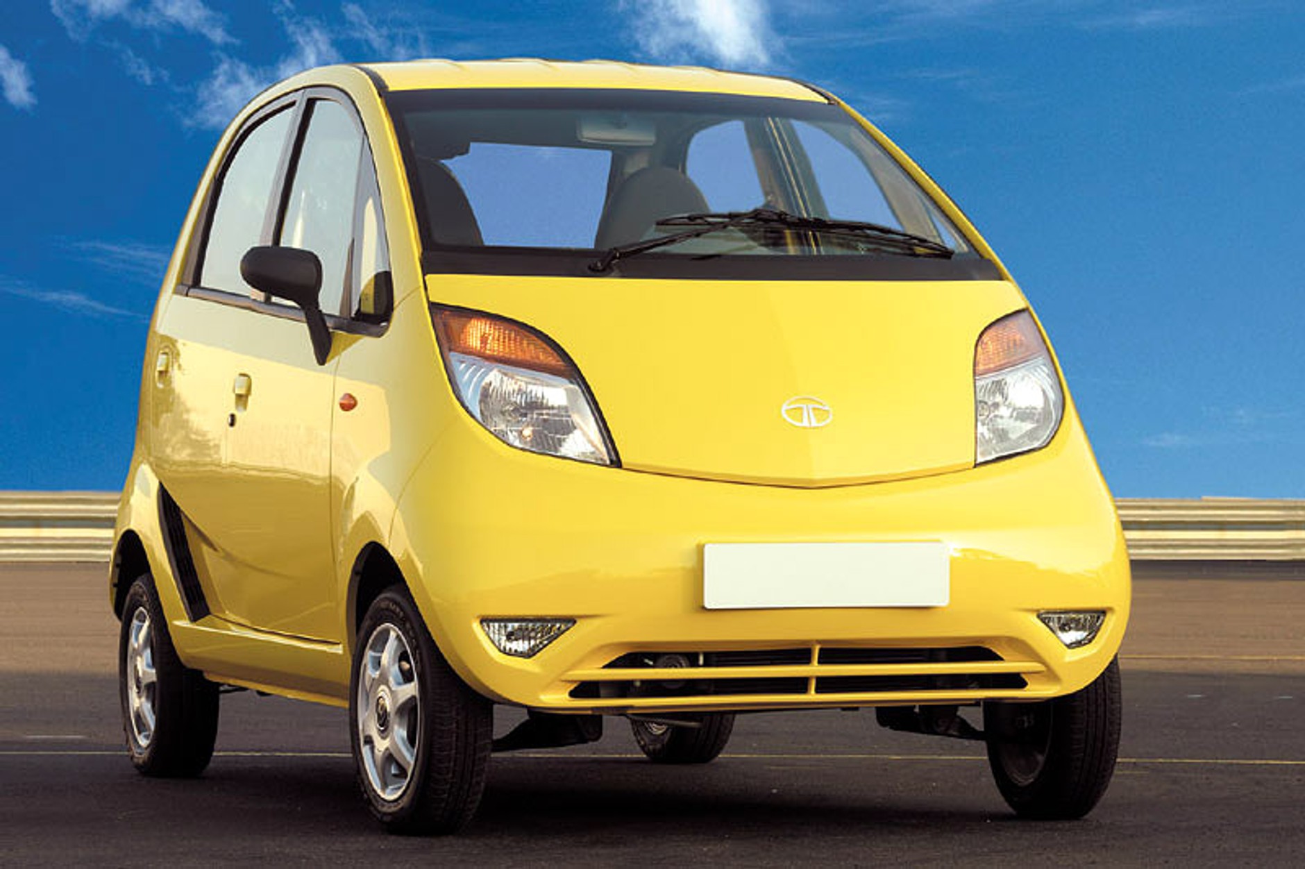 Tata Nano: przyjęto przedpłaty na kilkaset tysięcy egzemplarzy!