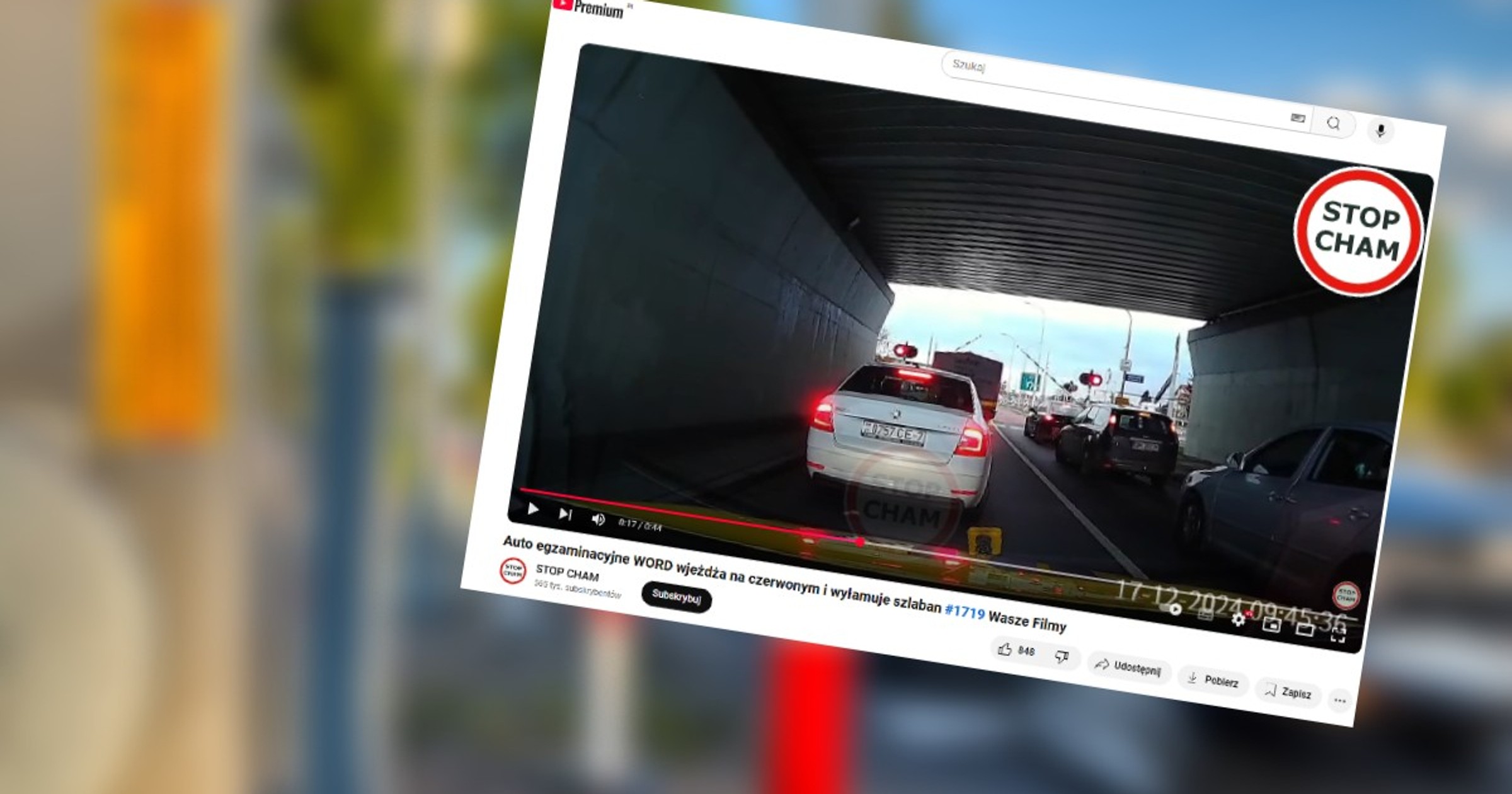 Auto egzaminacyjne WORD wjeżdża na czerwonym