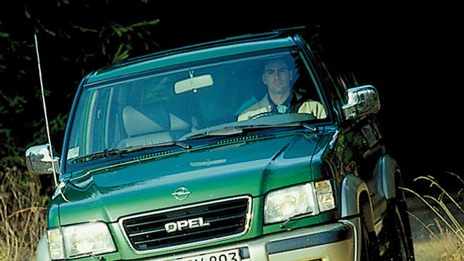 Opel Monterey: uniwersalny żołnierz
