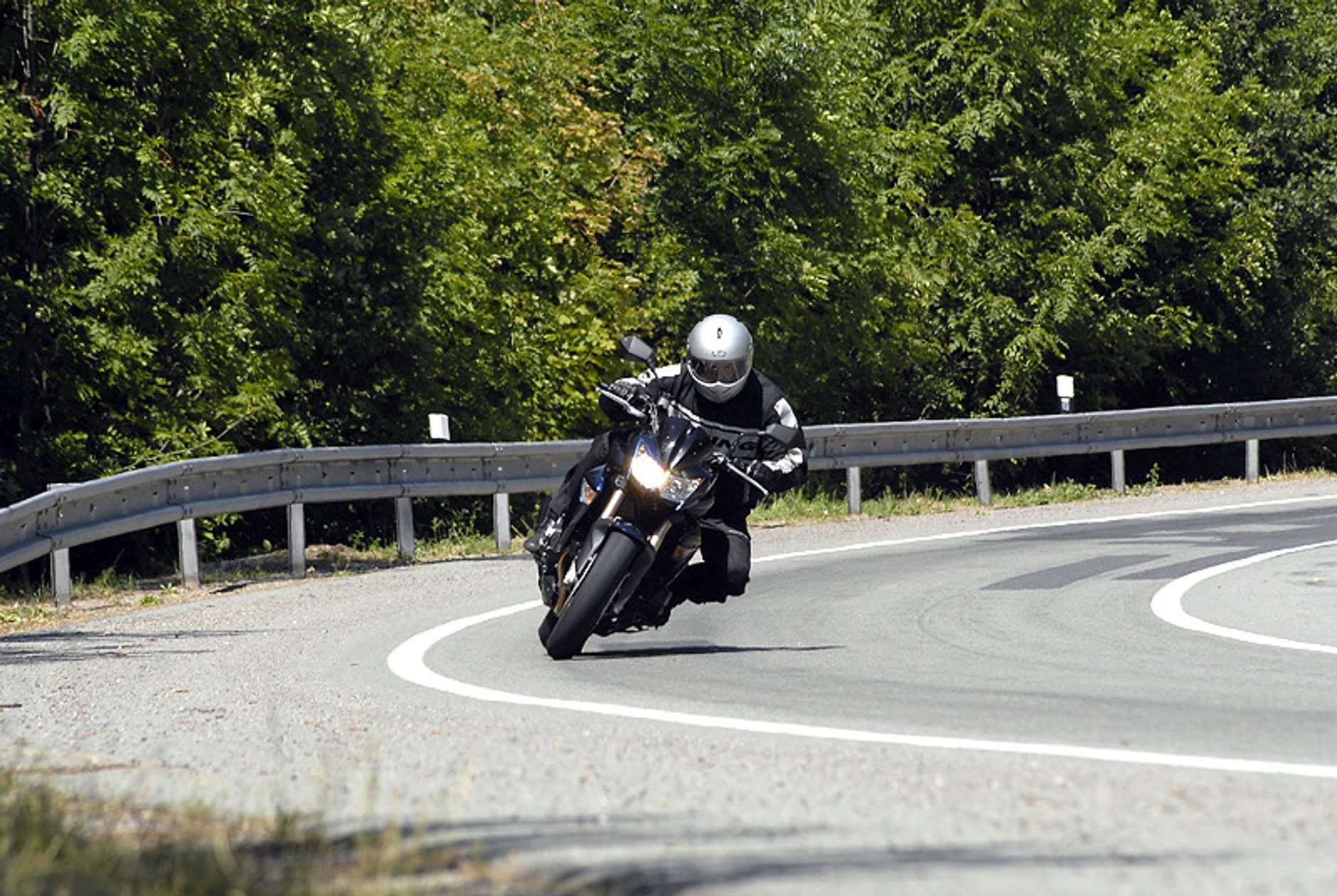 Kawasaki Z1000: sympatyczny osiłek (test)