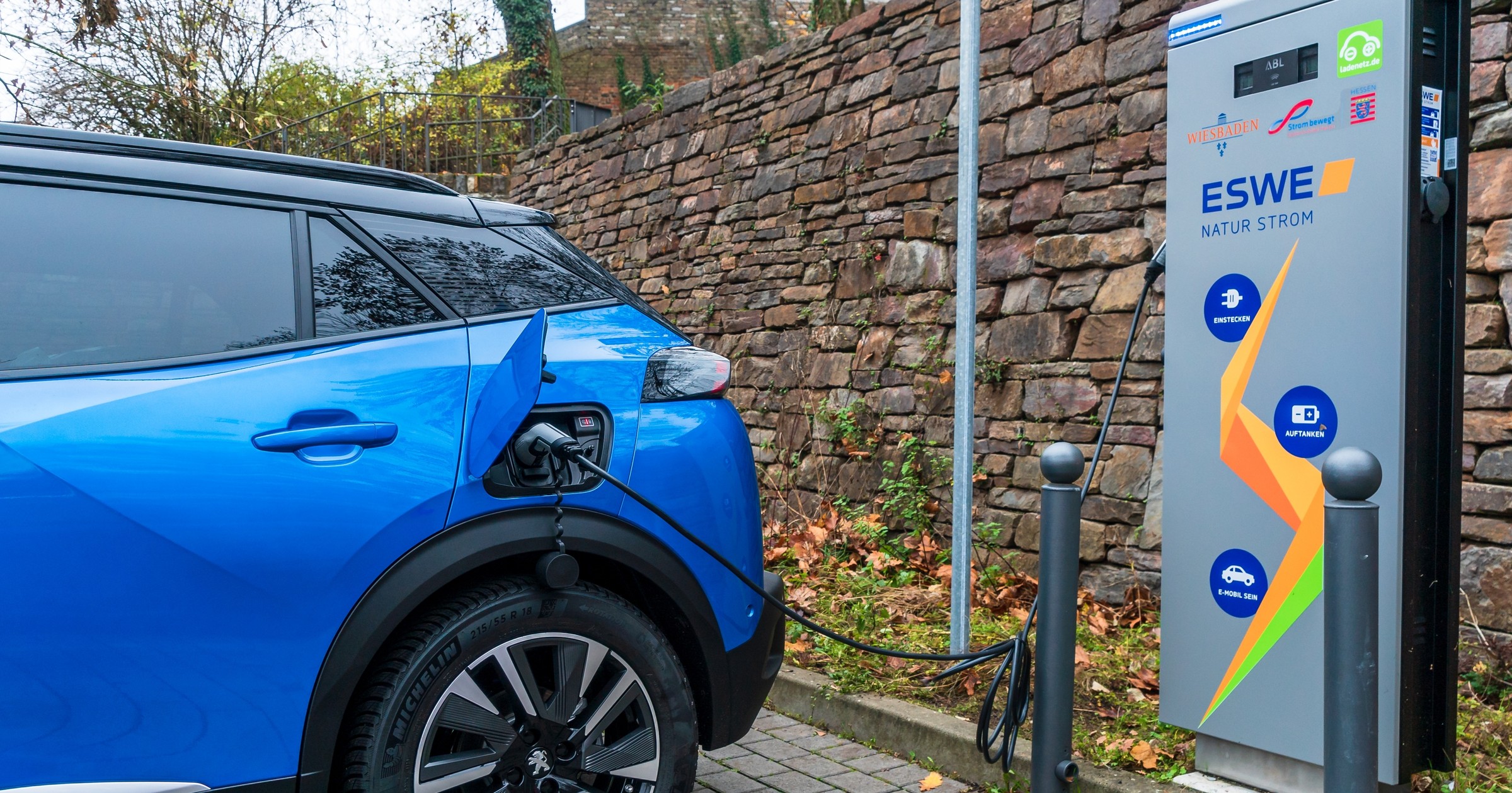 Zasięg auta elektrycznego znacznie niższy niż obiecuje producent to wada istotna pojazdu. Niezadowolony nabywca wywalczył przed niemieckim sądem prawo do zwrotu trzyletniego auta. 
