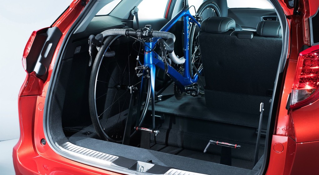 Honda Civic Tourer z uchwytem na rowery