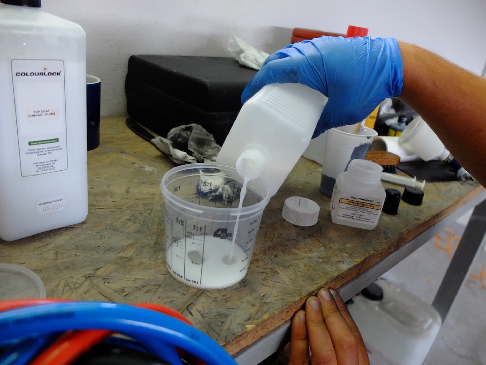 Odnawianie skórzanej kierownicy