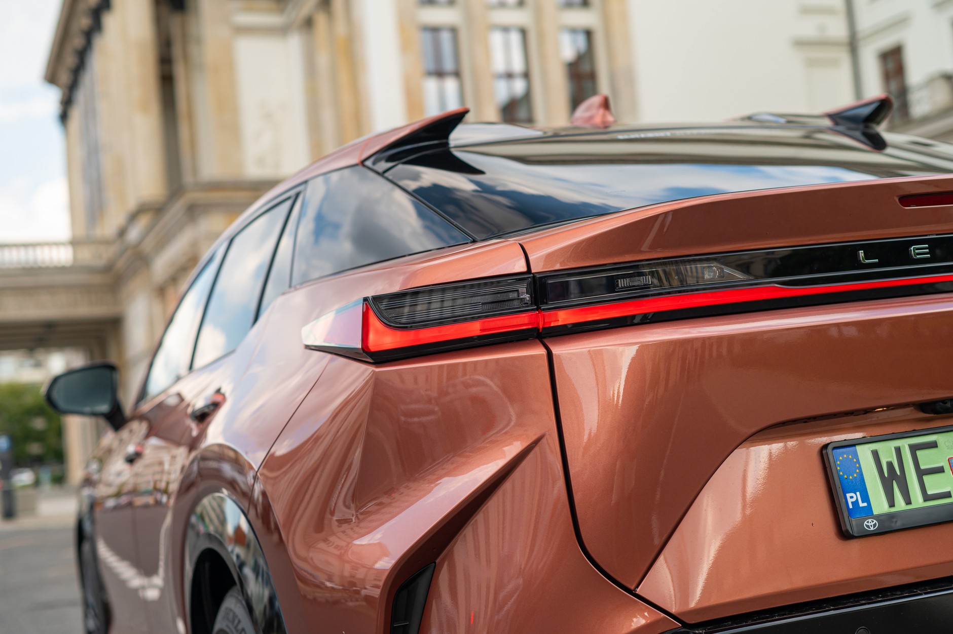 Lexus RZ