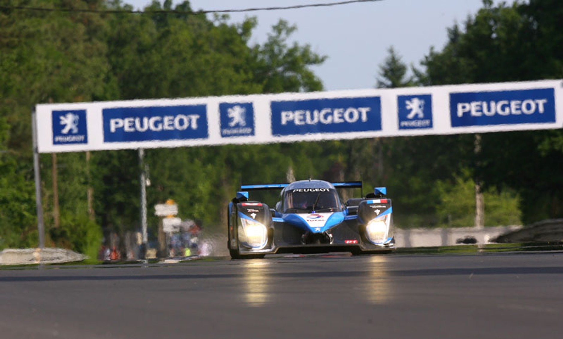 24 Heures du Mans: zdecydowana dominacja zespołu Peugeot Total