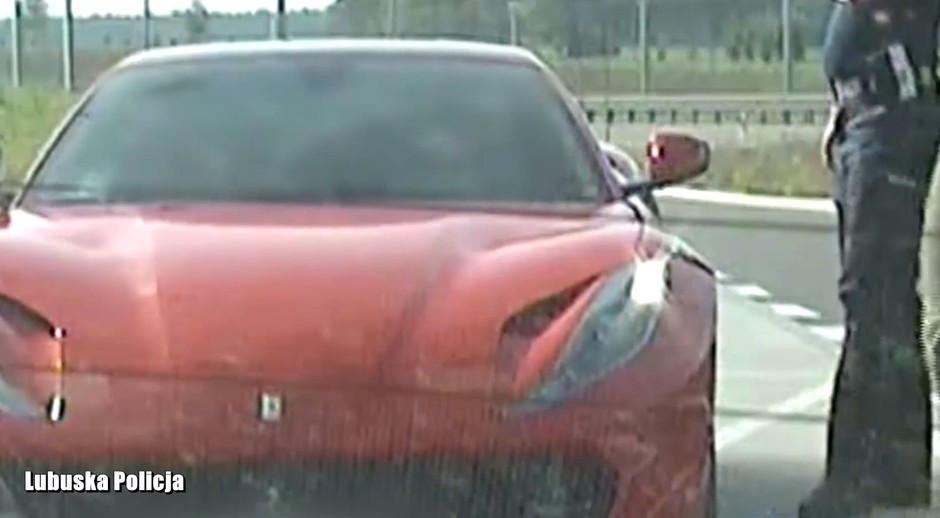 Kierowca Ferrari jechał prawie 220 km/h