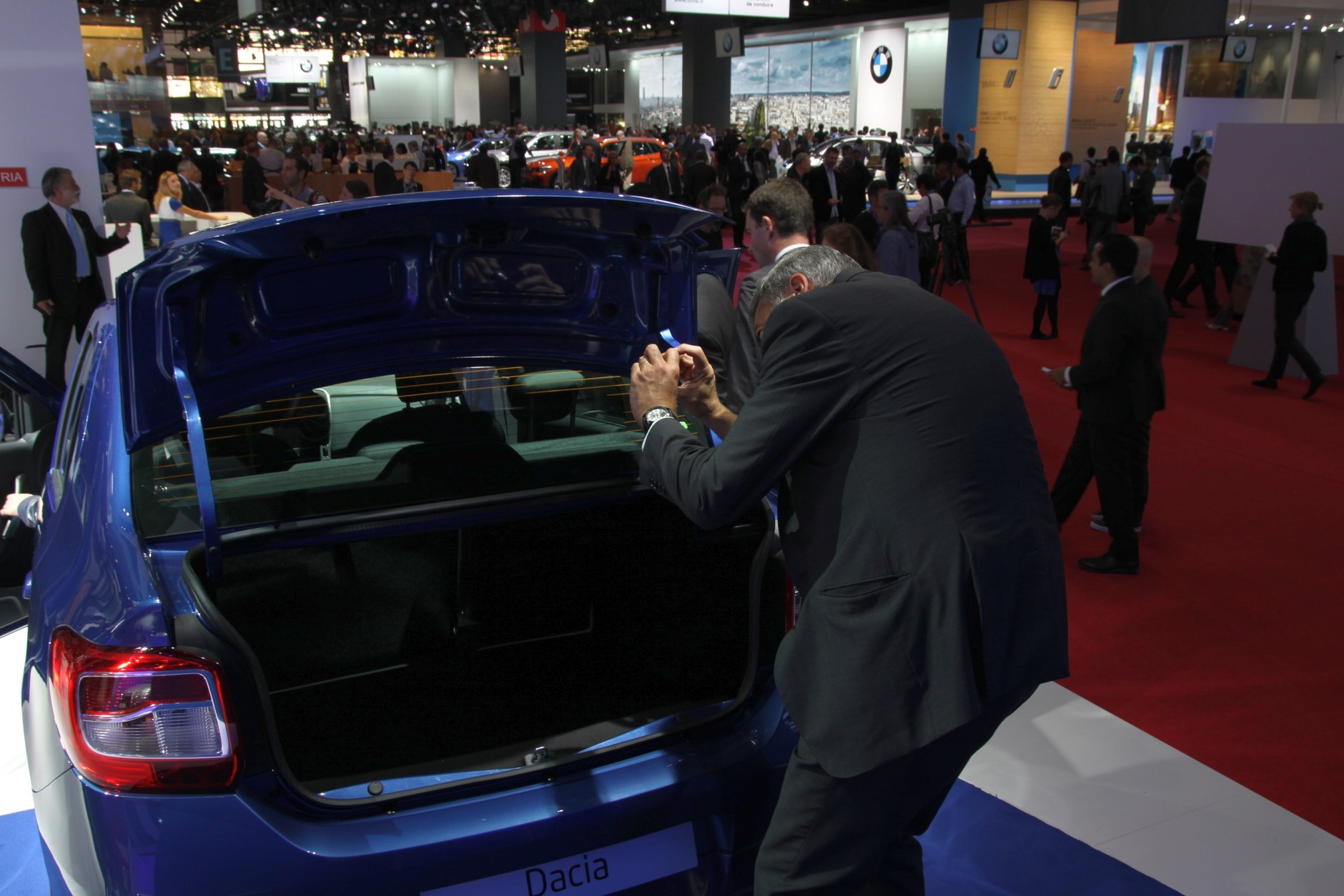 Szpiedzy na targach w Paryżu