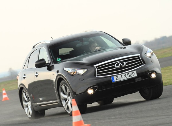 Test Infiniti FX50: 500 Nm wykonuje świetną robotę
