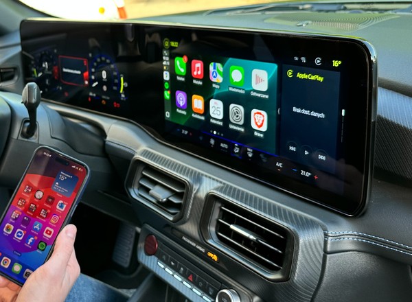 Android Auto i Apple CarPlay potrafią się same rozłączyć. Nic tego nie zmieni, tak to działa