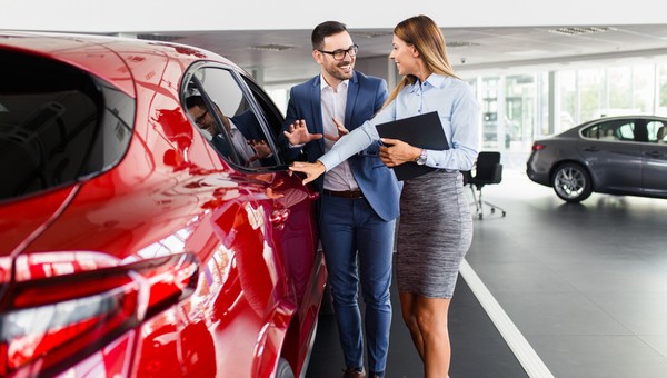 Kupowanie nowego auta