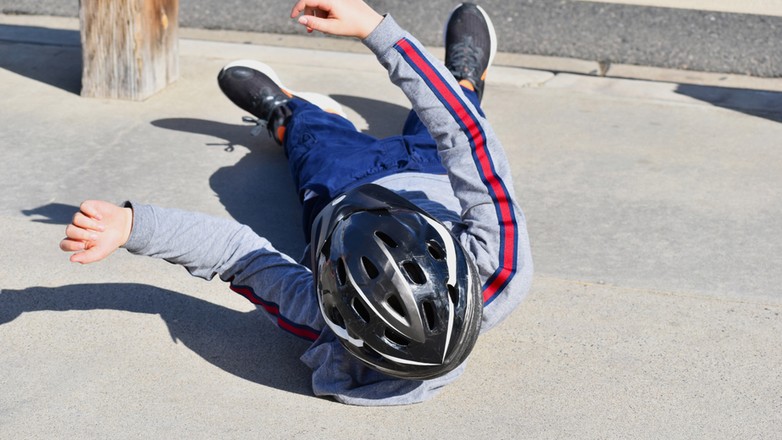 Kaski na hulajnogach elektrycznych obowiązkowe?