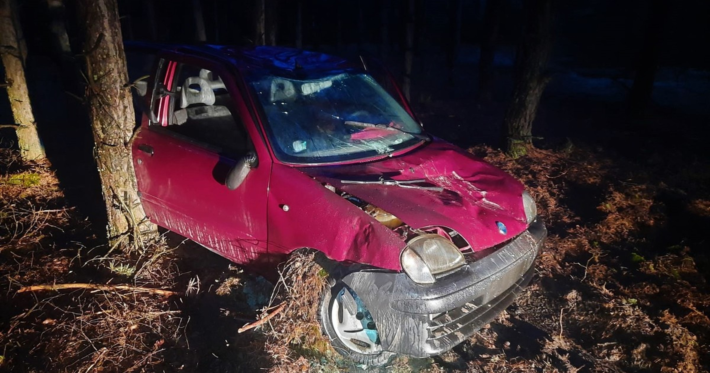 Fiat Seicento ukradziony i rozbity przez nieletnich
