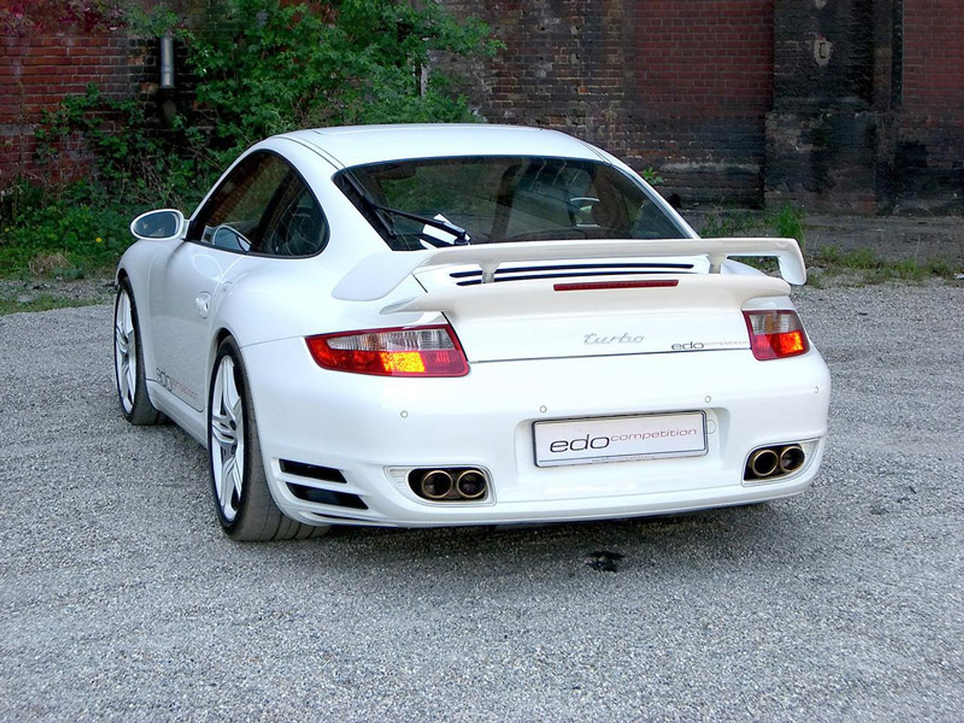 Edo Competition 911 Shark: 550 koni dla Turbo