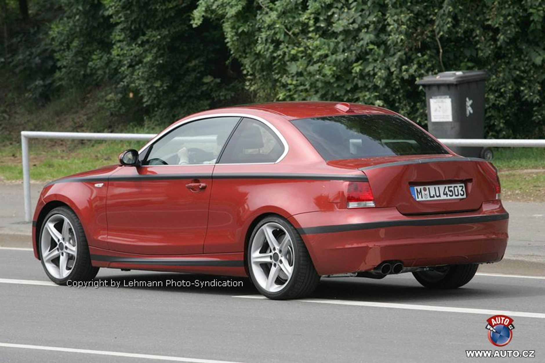 Zdjęcia szpiegowskie: Hans Joachim Stuck w BMW 1 Coupe na Nürburgring
