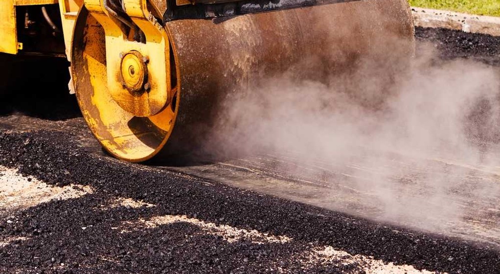 Remont Walec Budowa Droga Warszawa. Shutterstock Branko Jovanovic