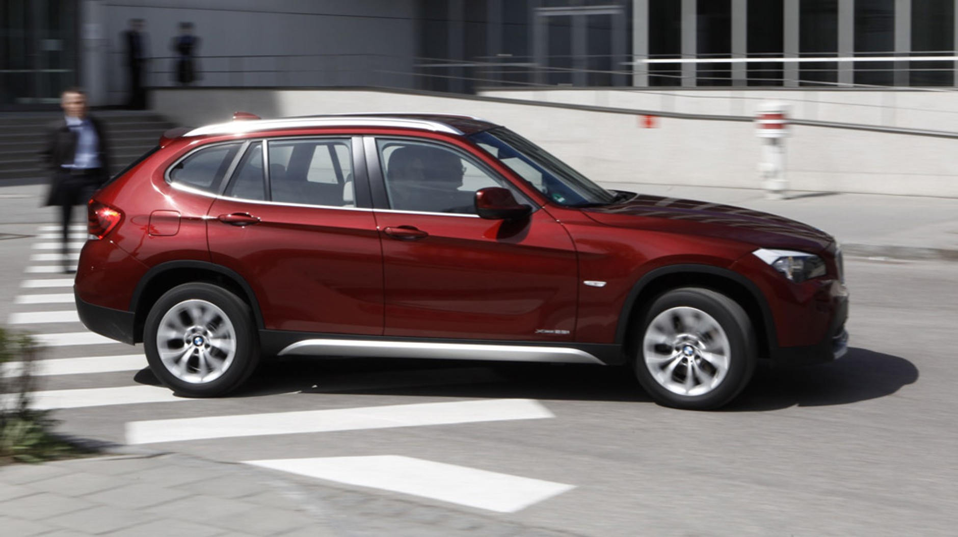 BMW X1 2.8i: przyjemne zabawy z mocą