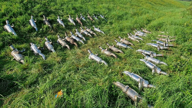 Kradzione katalizatory