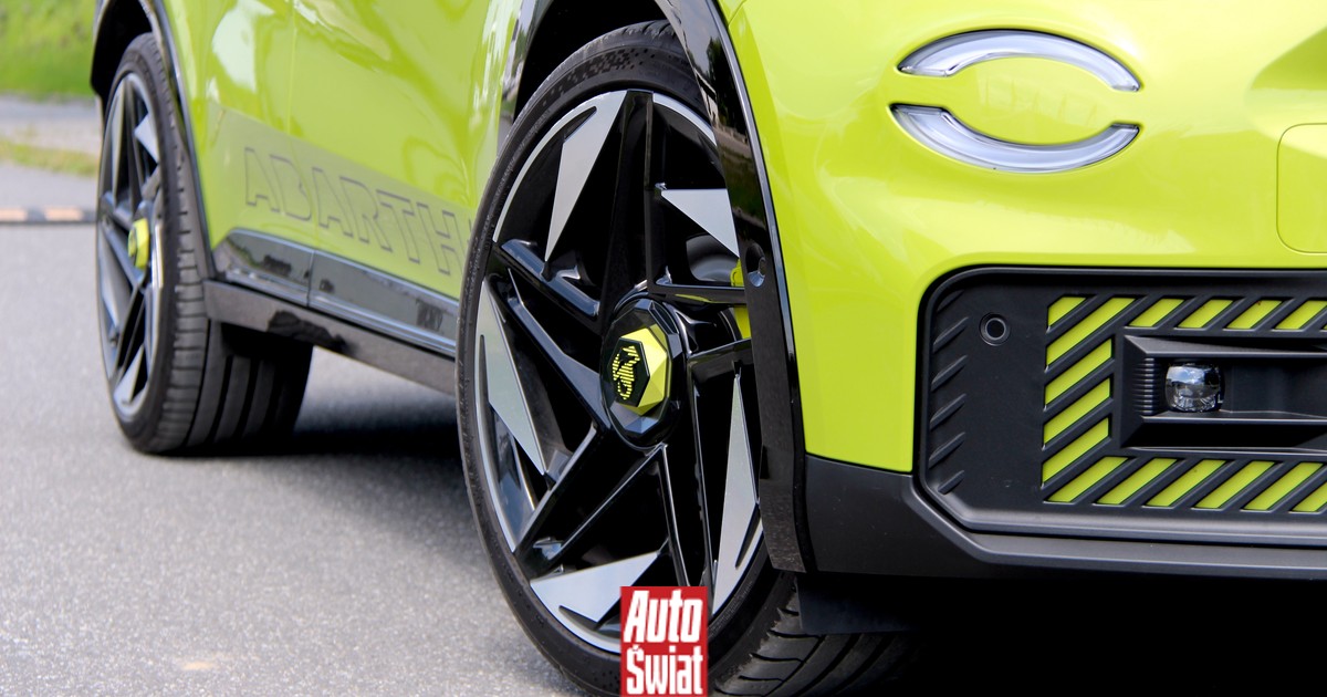 280-konny Abarth 600e jest produkowany w Polsce. Potrafi zaskoczyć dźwiękiem